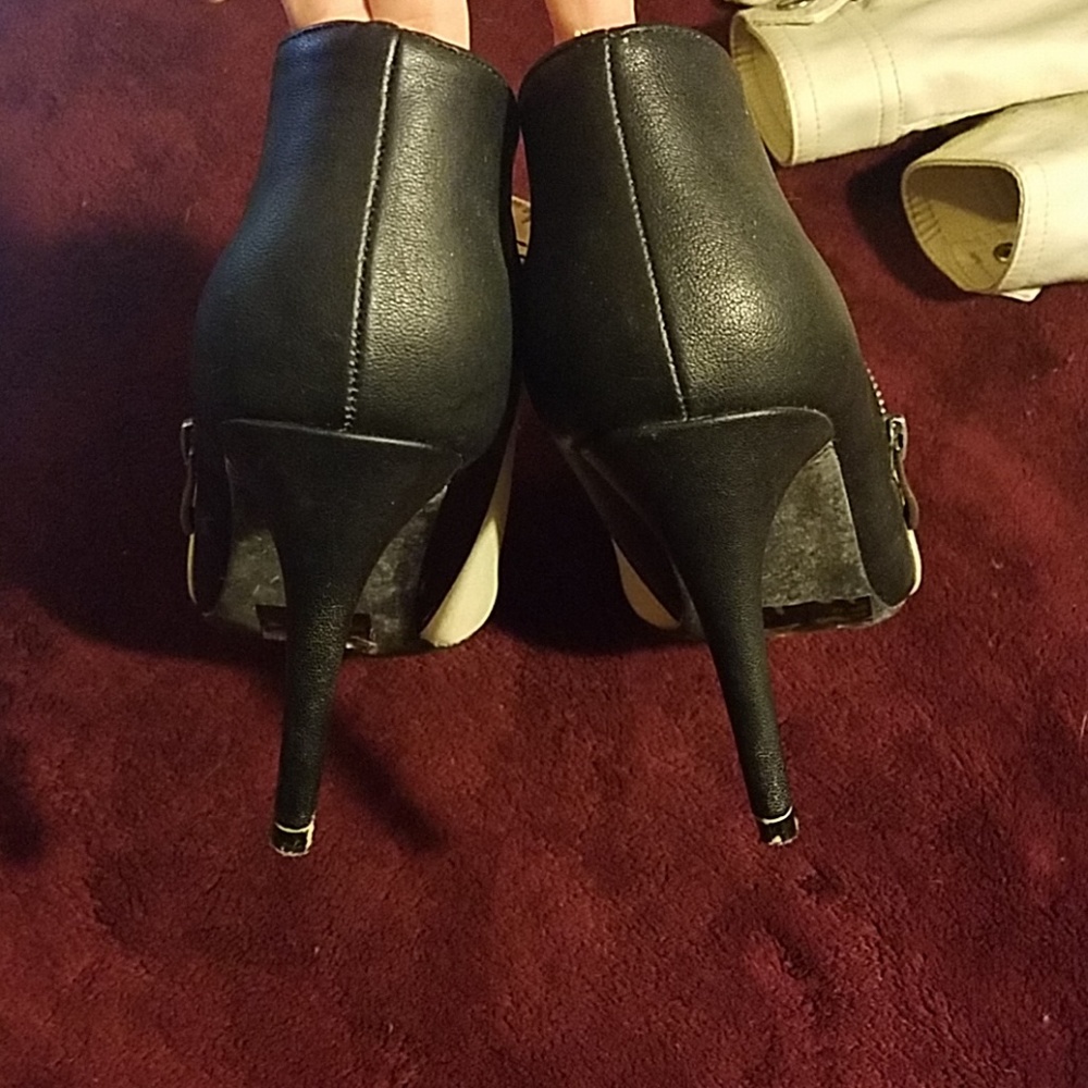 SOLD Color Block Heels - Picture 4 of 5